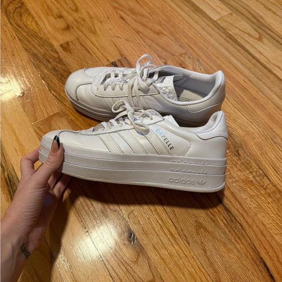White gazelle wedge adidas sneakers - size 8 - Picture 1 of 2